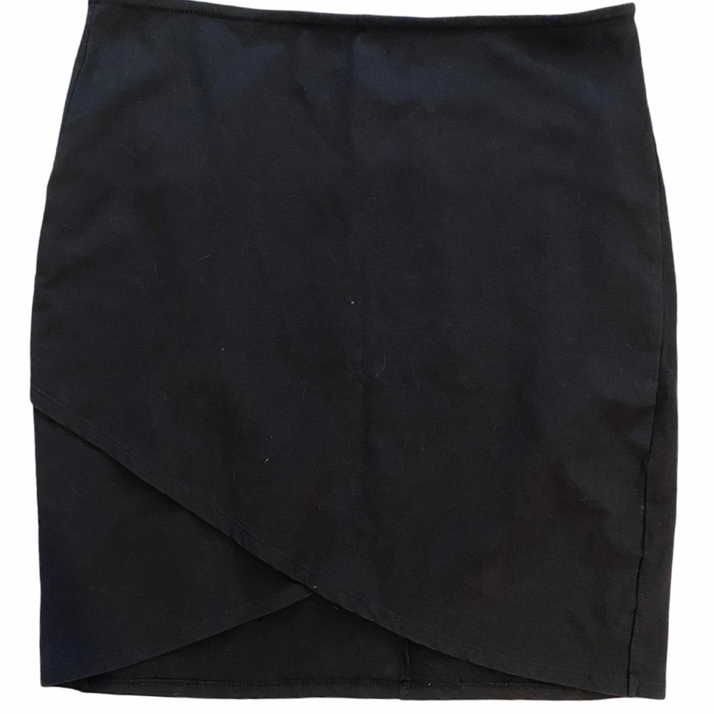 Sz M black stretchy BB Dakota skirt